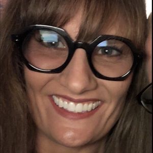 Meet your Posher, Laina